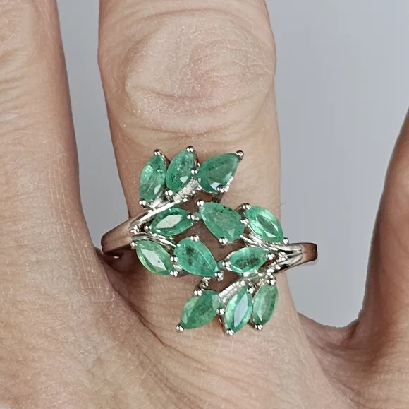 Genuine Emerald Cluster Ring Sterling Silver Size 8! - Picture 7 of 9